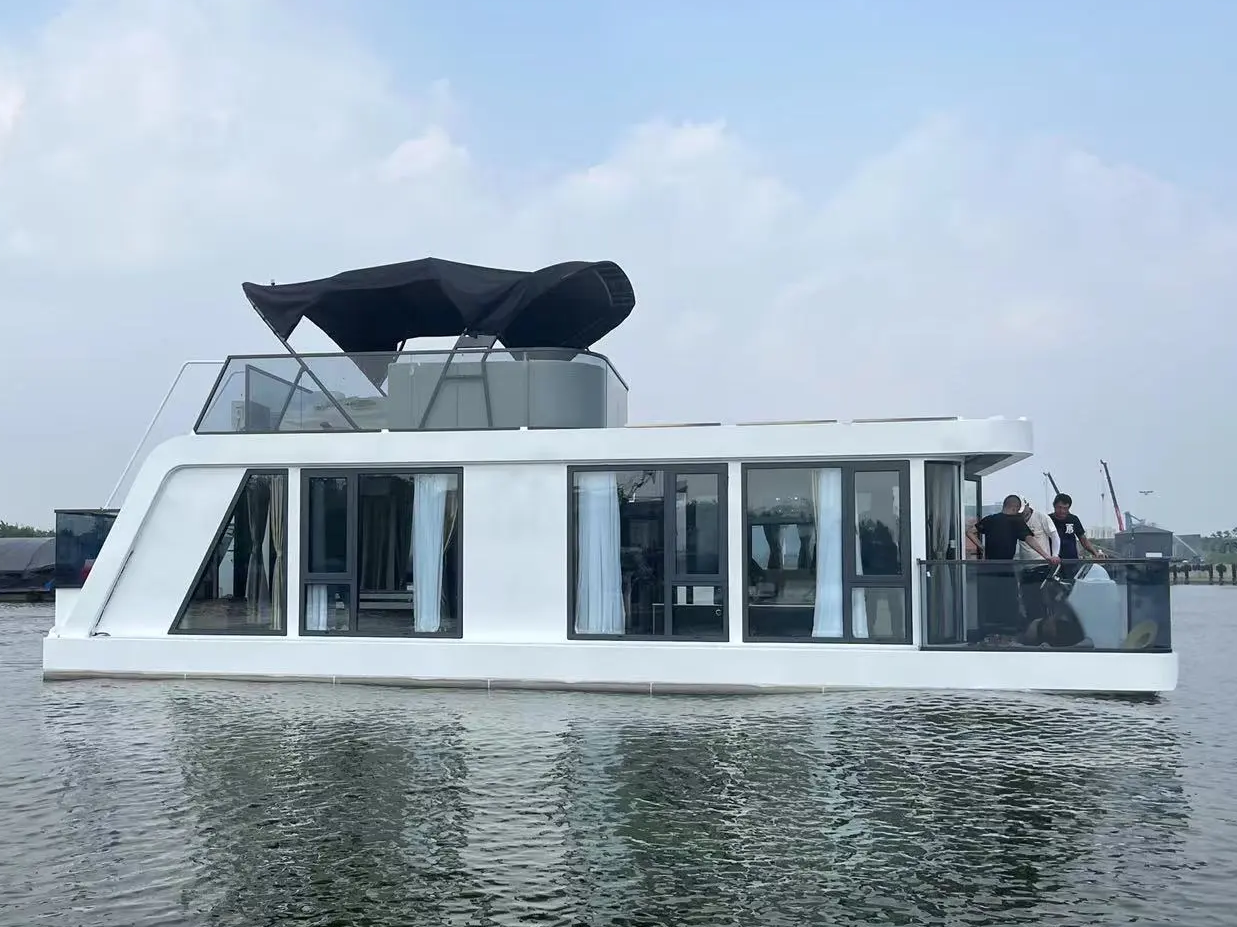houseboat for tourism