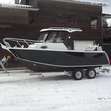 6.25m Center Cabin
