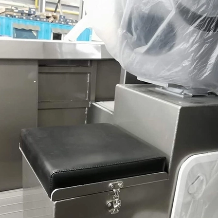 6,85 m Center Cabin