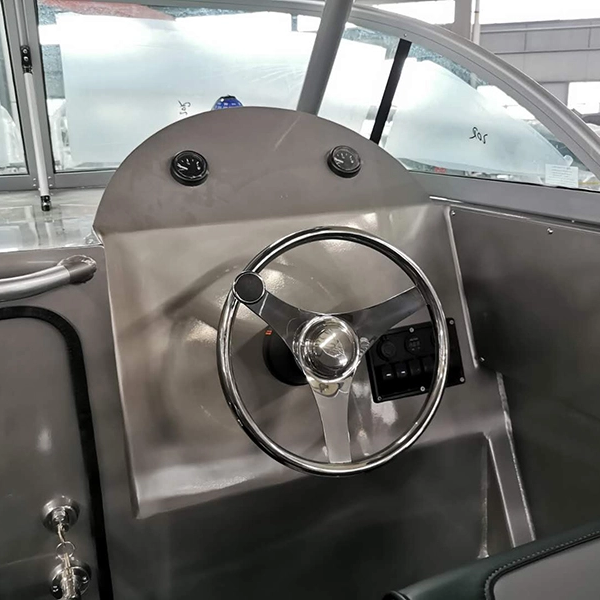 6.85m সেন্টার কেবিন