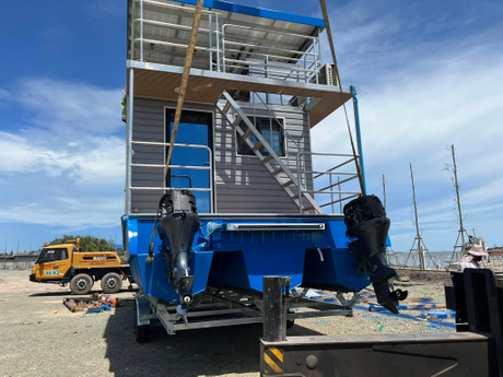 11M House Boat