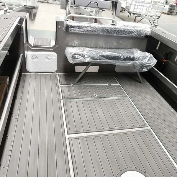 6.85m সেন্টার কেবিন