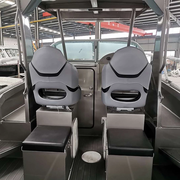 6.85m সেন্টার কেবিন