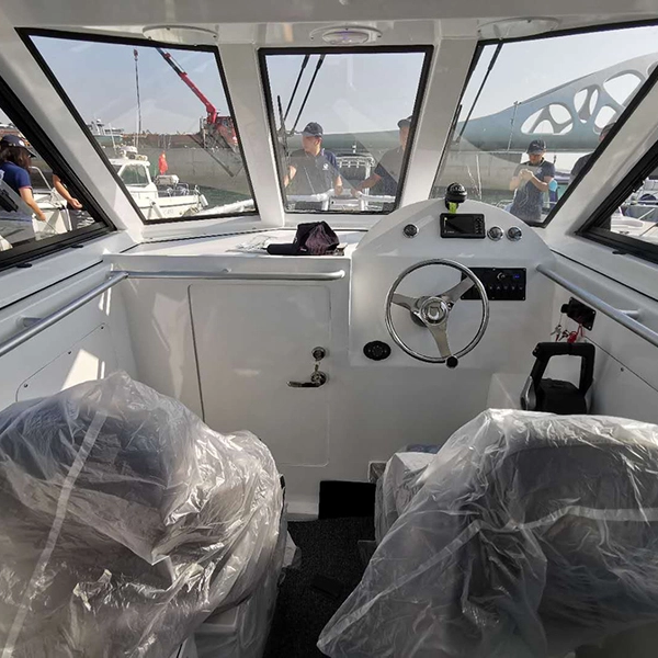 Catamarano da 7,3 metri